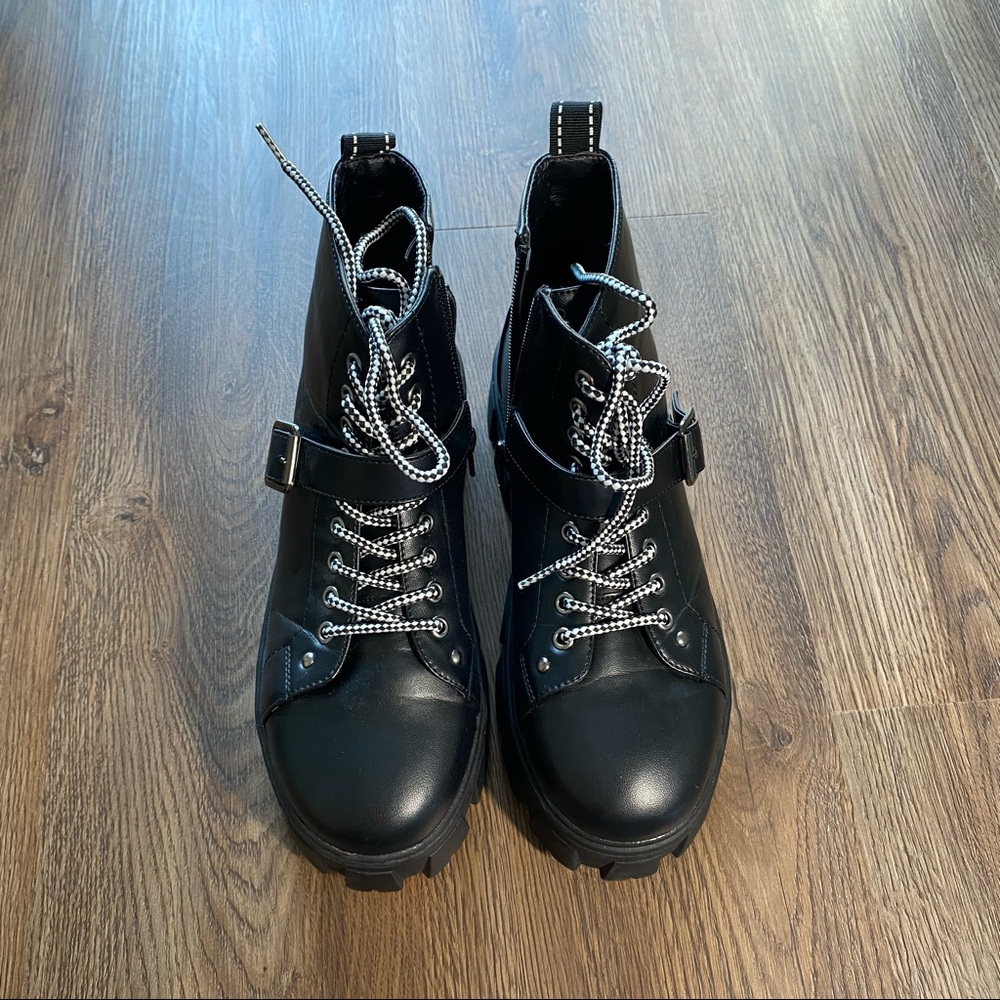 🖤 Black Chunky Platform Booties 🖤